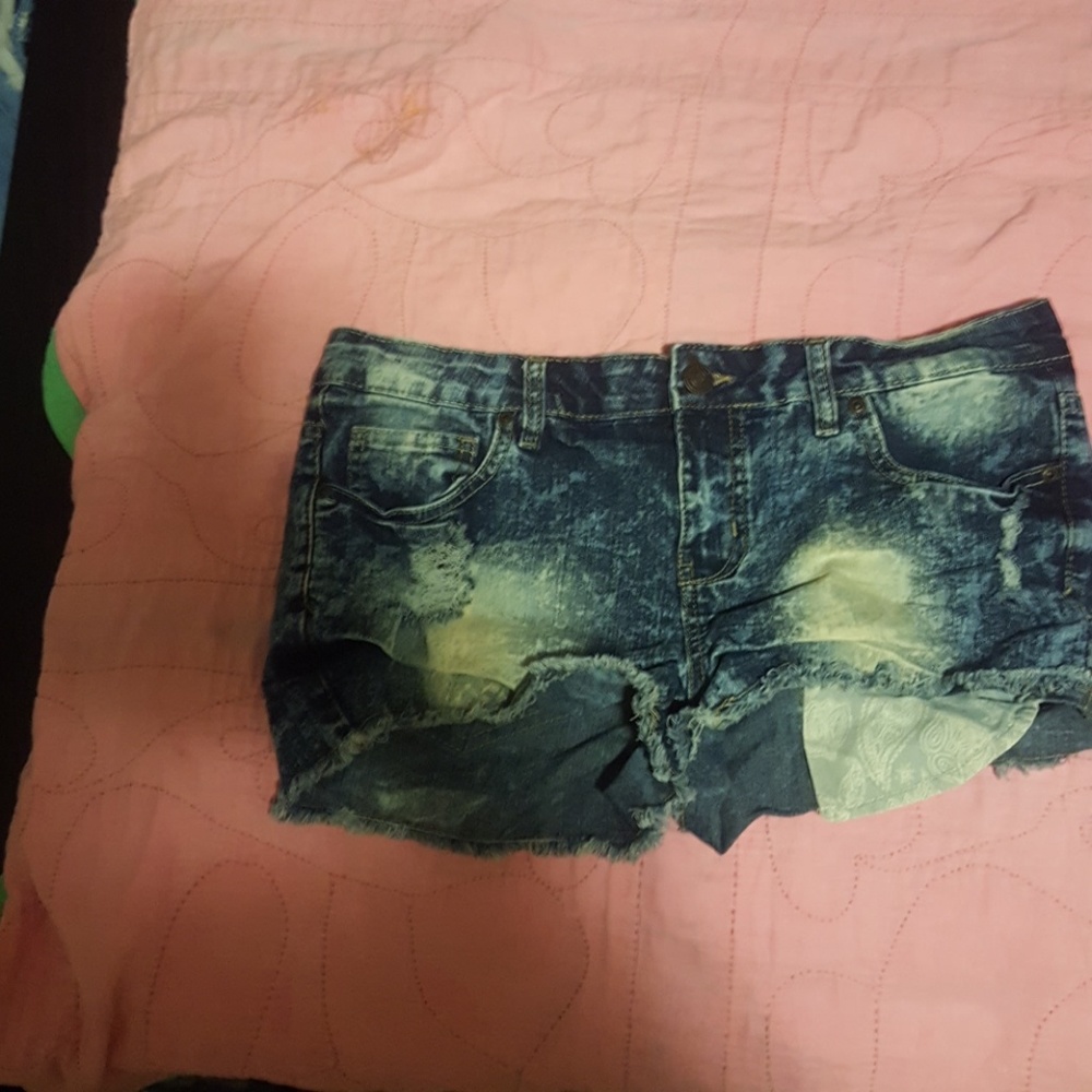 Short shorts